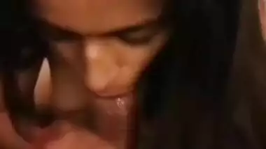 Sexy desi Girl Sucking