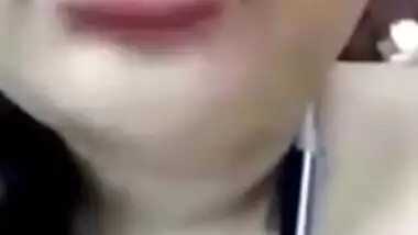 Today Exclusive- Horny Bhabhi Showing Her Boobs And Pussy On Video Call Part 1
