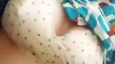 Cute Paki Girl Showing Her Boobs On VC