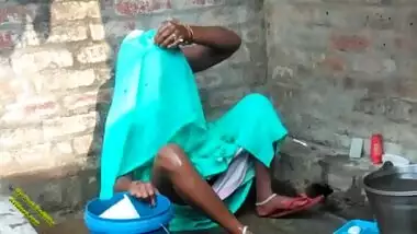 Indian Village Desi Bathing Video In Hindi Desi Radhika