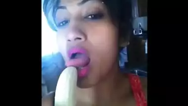 indian babe namita shoing how to suck cock
