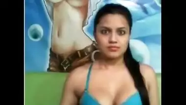 Sexy Delhi Girlfriend Exposing Big Boobs And Fingering