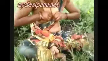 Outdoor free porn of a village bhabi
