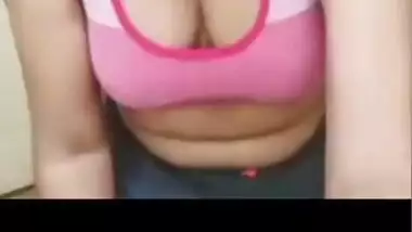 Bhabhi Shows Her Boobs