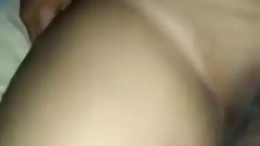 Amateur Lankan pussy swallows thick Desi dick in amateur XXX clip