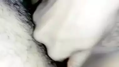 Desi guy plows XXX snatch of local slut in amazing short MMS video