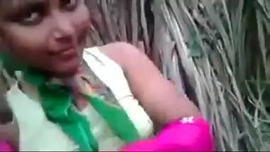 Muslim bhabhi outdoor sex with neighbour