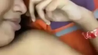 Tamil Srilankan sex girl boob press viral fuck