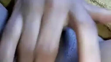 Desi cute girl fingering pussy