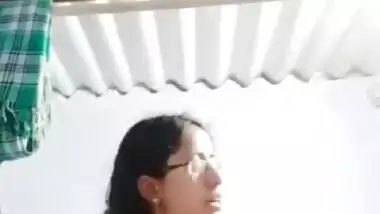 Sexy Tamil Bhabi reord Her Nude Video