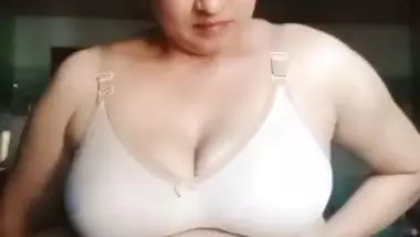 Big boobs bhabhi stripping salwar viral nude