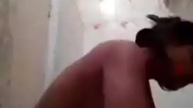 Priyanka Dwivedi shaving pussy before bath