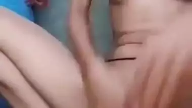 Desi Village Girl Shaving Pussy