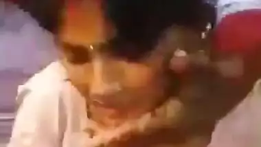 Dehati Bhabhi sharing sex in the outdoors MMS video