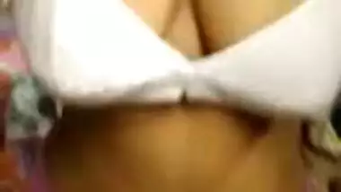 Sexy Bhabhi Showing Boobs video