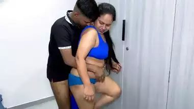 Beautiful blue saree bhabhi hardcore nude sex porn