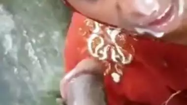 Dehati aunty eating cum MMS episode