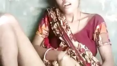 Horny Boudi Masturbating