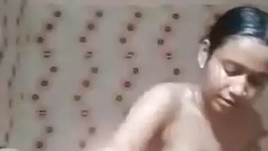 Desi wife nude bath & make video