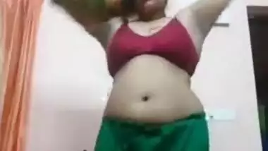 Desi bhabi removing dress