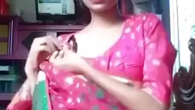 Desi Cute Girl In Saree