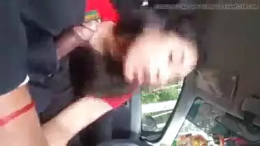 Indian porn mms of Noida office girl sucks boss dick in car