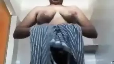 Curvy Big Boobs Gf Nude Bath Selfie