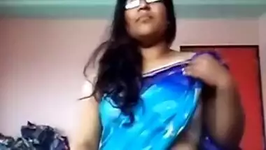 Desi Bhabhi Shows Her Boobs And Pussy Part 2