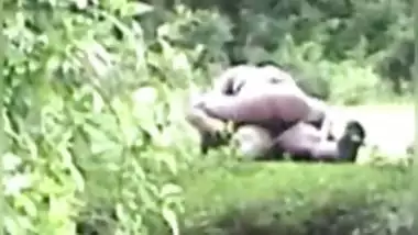 Indian couple from the is caught having sex in the jungle, desi XXX mms