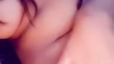 Desi gf masturbating