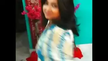 Desi bhabi very hot dance