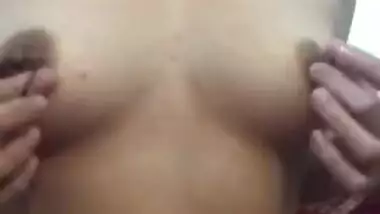 Desi Girl playing with boob