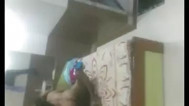 Hot hidden cam sex of a married bhabhi