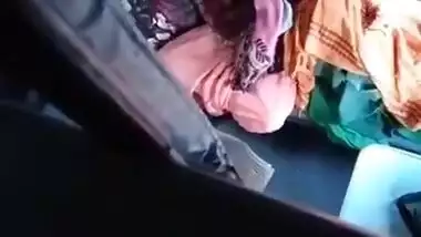 Desi local village aunty licking boobs in train says aanand aa gayo hindi audio