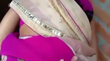 Bhabhi Ne Marwai Padosi Se Gand