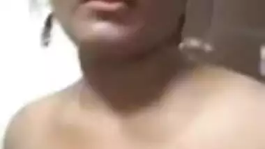 Dirty Desi slut has XXX sized saggy tits to expose in this MMS video