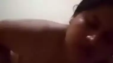 Chubby Girl Finering Her Pussy