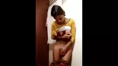 Desi Village girl very hard fingering pussy