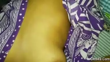 Desi college girl earns money showing private parts in porn video