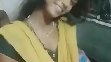 Desi Girl deep neck Churidar, Kiss posture and Lil Cleavage,Unseen