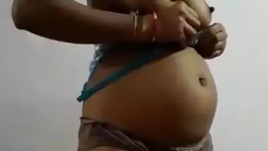 Desi Bhabhi Hot fingering and fucking video Updates part 4