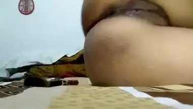 Masterbating Desi Bhabhi Her Juicy Pussy With Toy