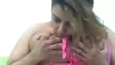 Tamil aunty Sucking her Boobs and Fingering