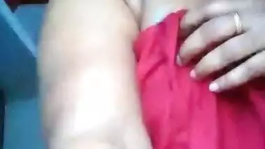 Mallu Chubby bhabi boobs show