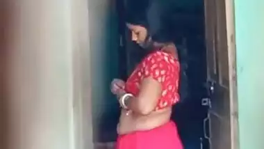 Pramila Bhabhi saree change hot Beautiful Bengali aunty