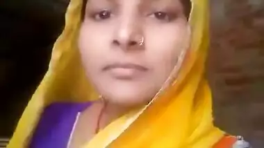 Very cute north indian wife show her big boobs and pussy