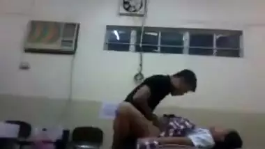 delhi gf fucked in college laboratory