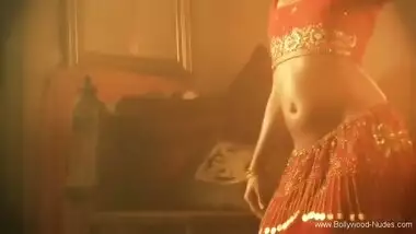 Bollywood-Nudes chick 