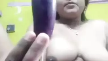 Super horny boudi with brinjal