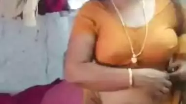 South Aunty Stripping Saree